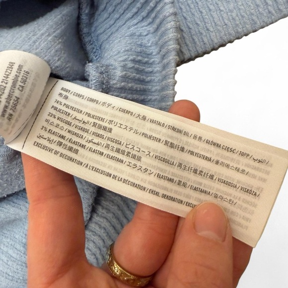 Hollister Women's Cropped Sweater - Picture 3 of 7